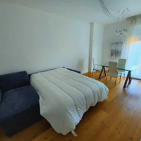Lm House - Center